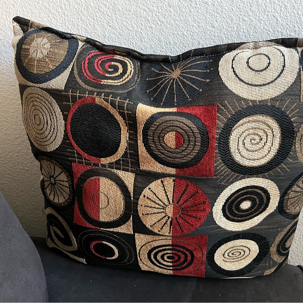 Sofa pillows - Picture 2 of 5